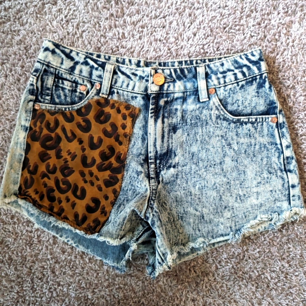 Refuge shorts